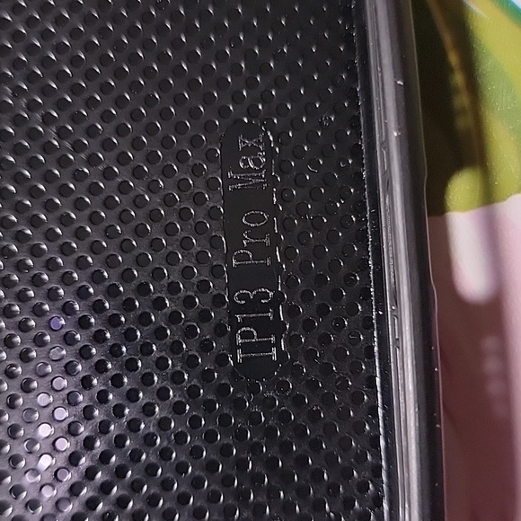 Iphone 13 pro max phone case with card holders - Picture 3 of 3